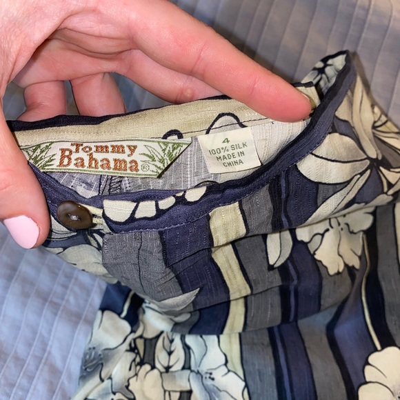 Vintage style Tommy Bahama Capris - Picture 5 of 5